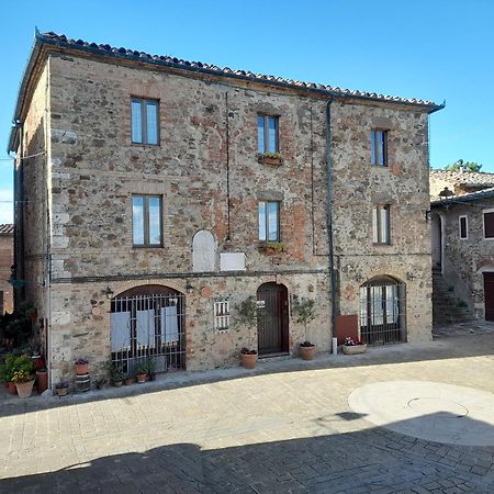 La Fattoria Montalcinello Guest House Chiusdino Exterior photo