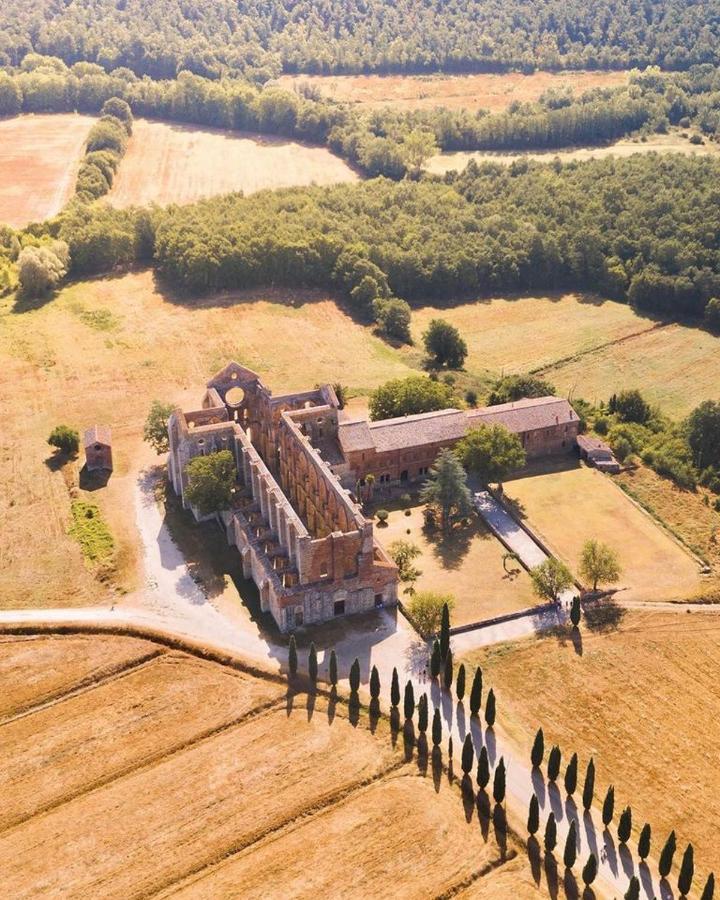 La Fattoria Montalcinello Guest House Chiusdino Exterior photo