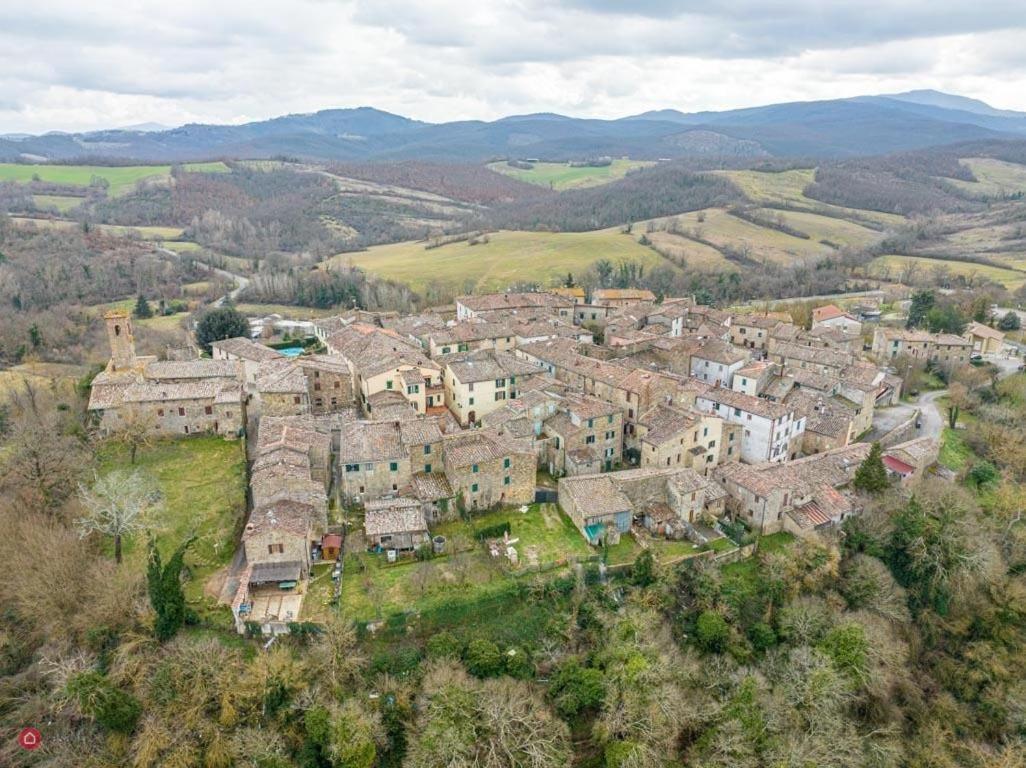 La Fattoria Montalcinello Guest House Chiusdino Exterior photo